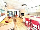 Girne Merkezde Muhteşem Konumu ve Tarzıyla dikkat çeken 1+1 Kiralık Daire!!