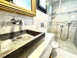 Girne Merkezde Muhteşem Konumu ve Tarzıyla dikkat çeken 1+1 Kiralık Daire!!
