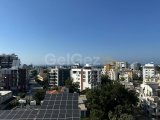Girne Merkez Kar Market civarı 6.kat manzaralı 2+1 Daire!!