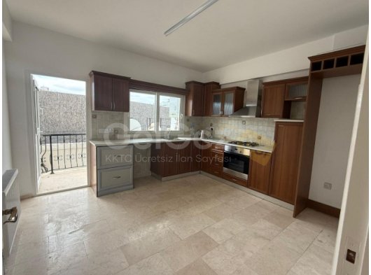 Girne merkezde kiralık ticari izinli office