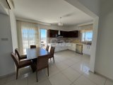 GİRNE MERKEZDE EŞSİZ KONUM VE MANZARASIYLA FARK YARATAN 3+1 PENTHOUSE DAİRE!!
