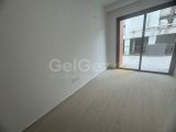 GİRNE MERKEZDE EŞSİZ KONUMDA DENİZ MANZARALI EŞYASIZ 3+1 SATILIK DAİRE!!