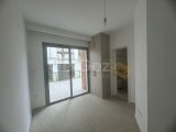 GİRNE MERKEZDE EŞSİZ KONUMDA DENİZ MANZARALI EŞYASIZ 3+1 SATILIK DAİRE!!