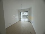 GİRNE MERKEZDE EŞSİZ KONUMDA DENİZ MANZARALI EŞYASIZ 3+1 SATILIK DAİRE!!