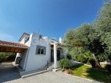 Ozanköy'de eşsiz ve huzurlu bir konumda çok bakımlı, ortak havuzlu Kiralık 4+1 Villa!!