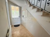 Girne Ozanköy'ün büyüleyici doğasında bulunan çok bakımlı, ortak havuzlu Kiralık 4+1 Villa!!