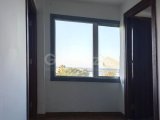 GİRNE MERKEZDE ASMA KATLI DÜKKAN