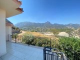 Girne Arapköy'de Panoramik Manzaralı Lüks Villa