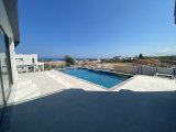 Girne, Çatalköy Bölgesindee Satılık Lüks 4+1 Villa
