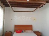 Karşıyaka'da Denize 500 m 4+1 Taş Villa