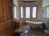 Karşıyaka'da Denize 500 m 4+1 Taş Villa
