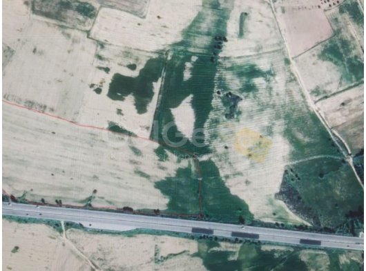 ASLANKÖY'DE 65 DÖNÜM YOL CEPHELİ ARSA
