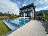 Çatalköy’de Detaylara Özen Gösterilmiş Şık Villa