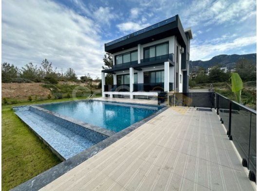 Çatalköy’de Detaylara Özen Gösterilmiş Şık Villa