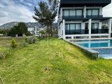 Çatalköy’de Detaylara Özen Gösterilmiş Şık Villa