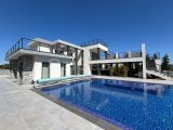 ÇATALKÖY’DE 1 DÖNÜM ARAZİDE 5+1 SATILIK VİLLA