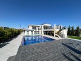 ÇATALKÖY’DE 1 DÖNÜM ARAZİDE 5+1 SATILIK VİLLA