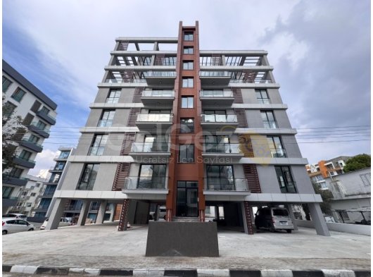 GİRNE MERKEZ’DE TESLİME HAZIR KOMPLE SATILIK BİNA