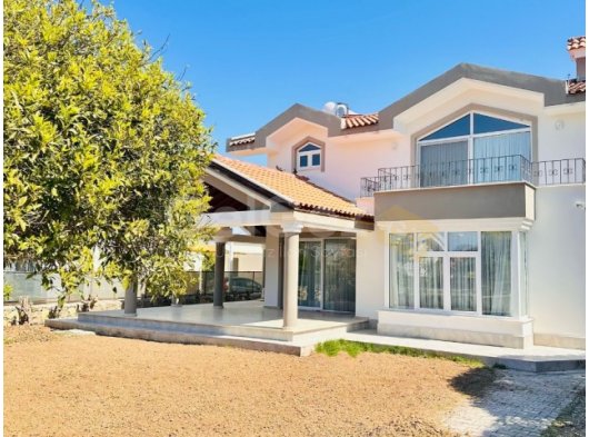 CRATOS HOTEL BÖLGESİ 3+1 KİRALIK VİLLA