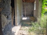 KARAOĞLANOĞLU’NDA TARİHİ SATILIK BİNA