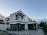 Girne’nin En Eşsiz Manzarası Bellapais'de Muhteşem Villa
