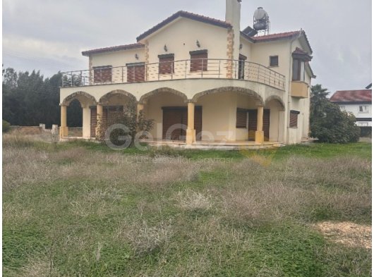 LEFKOŞA YİĞİTLER’DE 9+2 GENİŞ ARAZİLİ VİLLA