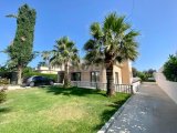 Girne, Edremit'te Lüks Yaşam: Özel Havuzlu 4+1 Villa