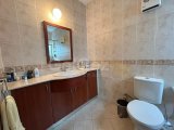 GİRNE'DE MERKEZİ KONUMDA TERASLI 3+1 SATILIK PENTHOUSE