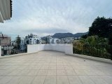 GİRNE'DE MERKEZİ KONUMDA TERASLI 3+1 SATILIK PENTHOUSE