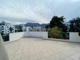 GİRNE'DE MERKEZİ KONUMDA TERASLI 3+1 SATILIK PENTHOUSE