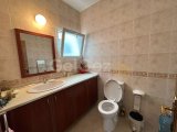 GİRNE'DE MERKEZİ KONUMDA TERASLI 3+1 SATILIK PENTHOUSE