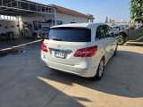 MERCEDES-BENZ B180
