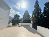 Girne Merkez'de Muhteşem Konumda Teraslı Satılık 3+1 Penthouse