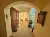 Girne Merkez'de Muhteşem Konumda Teraslı Satılık 3+1 Penthouse