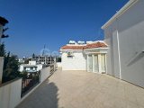 Girne Merkez'de Muhteşem Konumda Teraslı Satılık 3+1 Penthouse