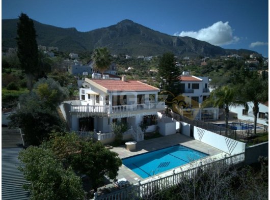 Turk Kocanli 3+2 Villa - 2 daire , Ortak Havuz