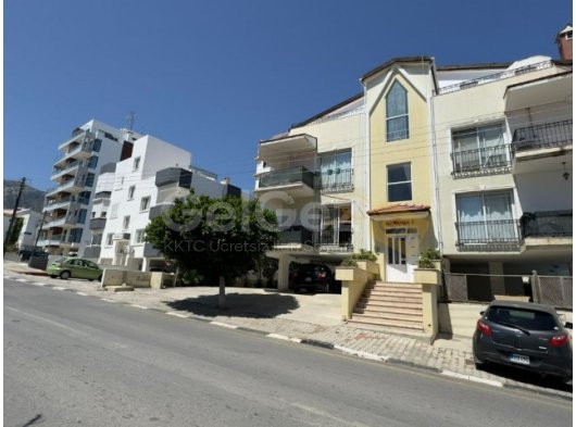 Girne Merkezde Lüks 3+1, 3 Banyo Penthouse Daire | 300m² | Tapu Hazır