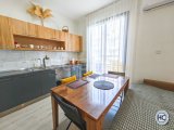 SATILIK İKİ YATAK ODALI DAİRE, EŞYALI, DENİZE 300 METRE, UZUN PLAJ, İSKELE