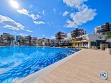 HAVUZ MANZARALI BİR YATAK ODALI DAİRE, HAZIR TAPU, LONG BEACH, ISKELE