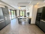 Karaoğlanoğlu, Girne’de Satılık Ultra Lüks 4+1 Villa!
