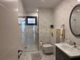 ????Girne'nin Merkezinde 8. Katta Deniz ve Şehir Manzaralı Satılık Lüks Residence Daire 3+1 180m2