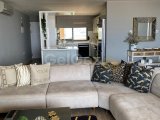 ????Girne'nin Merkezinde 8. Katta Deniz ve Şehir Manzaralı Satılık Lüks Residence Daire 3+1 180m2