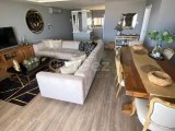 ????Girne'nin Merkezinde 8. Katta Deniz ve Şehir Manzaralı Satılık Lüks Residence Daire 3+1 180m2