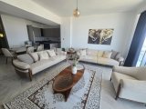 Girne Merkez’de, Gold Tower’da Kiralık Modern 2+1 Daire - 0533 820 2055