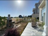 Lapta'da iki yatak odalı villa