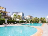 ALSANCAK COMPLEX NATURA'DA İKİ YATAK ODALI MOBİLYALI DAİRE