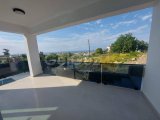 Alsancak'ta Üç yatak odalı Satılık Villa