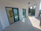 Alsancak'ta Üç yatak odalı Satılık Villa