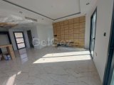 Alsancak'ta Üç yatak odalı Satılık Villa