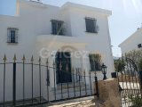 BELLAPAIS'TA ÜÇ YATAK ODALI VİLLA
